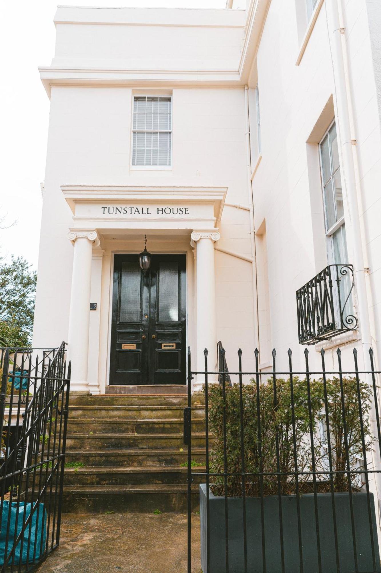 Tunstall House Cheltenham Exteriör bild